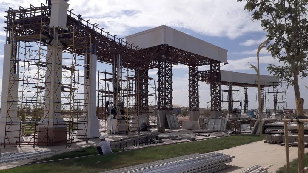 Monumental arched entrance made with architectural GRC — 3